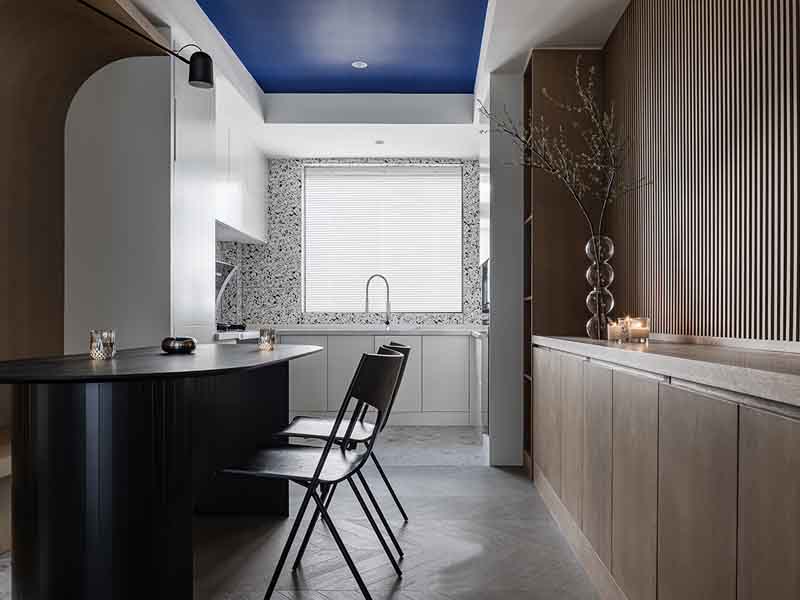 德陽(yáng)小廚房設(shè)計(jì)技巧，操作臺(tái)高度和燈光布局都有講究