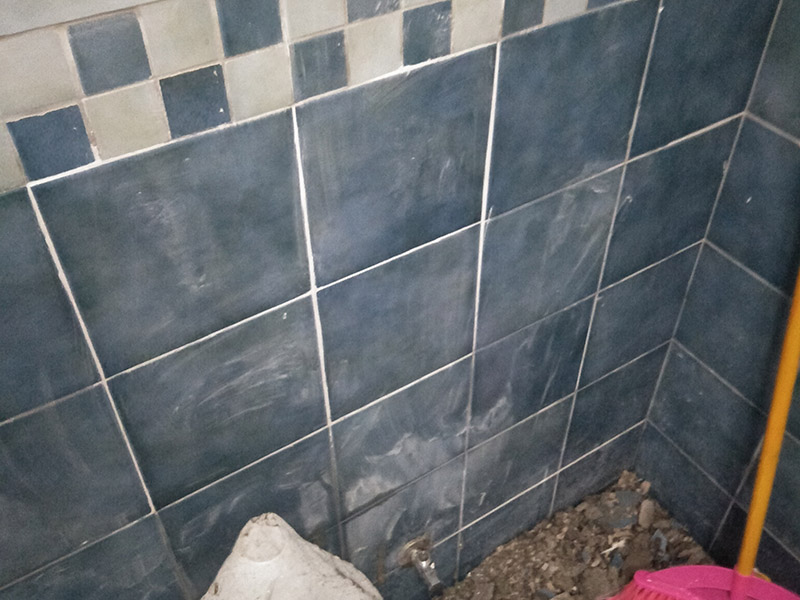 衛(wèi)生間管道檢測：埋嵌到墻壁、樓板等處的管道是能夠防止膨脹的。壓力和拉伸應(yīng)力都被吸收而又不損壞各種材料。如果管道有隔離材料（要符合標(biāo)準(zhǔn)），這些隔離材料能允許更多的膨脹。 一、冷水管試驗壓力，應(yīng)為冷水管道系統(tǒng)設(shè)計壓力的1.5倍，但不得小于0.9MPa。 二、熱水管試驗壓力，應(yīng)為熱水管道系統(tǒng)設(shè)計壓力的2.0倍，但不得小于1.2MPa。