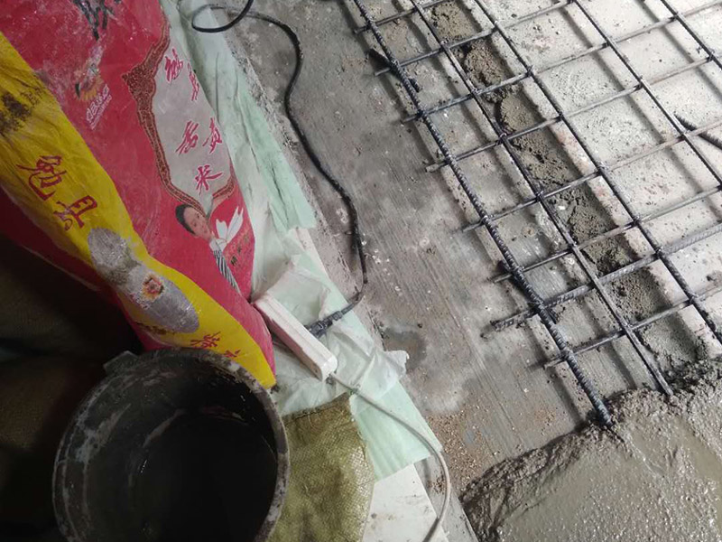 混凝土澆筑：清理場地&rarr; 基坑開挖 &rarr; 測量放樣 &rarr; 基底整平&rarr; 測量基坑標(biāo)高 &rarr;地基承載力檢驗 &rarr; 澆注基座砼 &rarr; 安裝圓管 &rarr; 圓管運輸 &rarr; 砼拌和 &rarr;砼運輸&rarr; 澆筑管壁外側(cè)砼 &rarr; 監(jiān)理檢驗 &rarr; 嵌縫 &rarr; 洞口鋪砌 &rarr; 臺背回填&rarr; 驗收分層壓實 &rarr; 監(jiān)理檢驗臺背涵頂填土