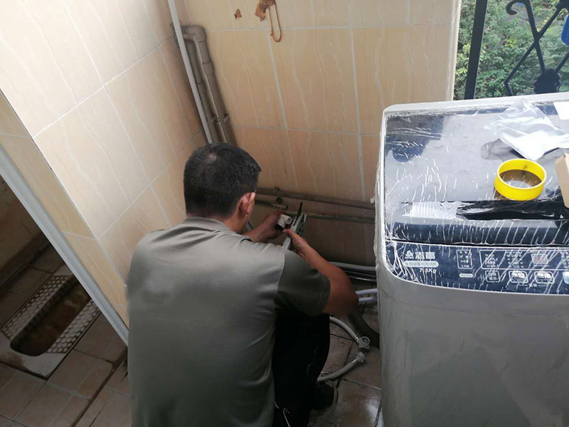 水管斷了快速處理這樣做，不懂別亂動(dòng)，關(guān)閉總閥等待專業(yè)人員上門