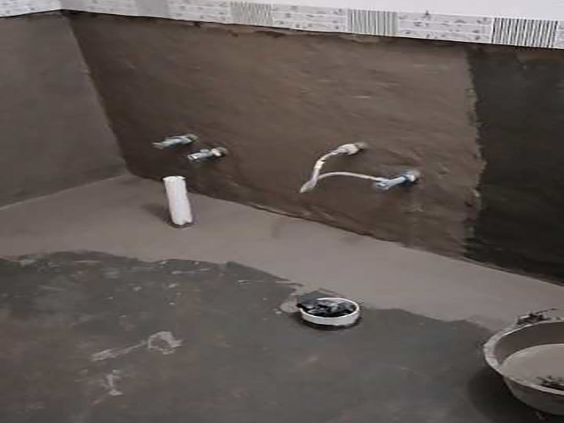 衛(wèi)生間貼磚裝修：先將所需材料準備好，然后將水泥與建筑膠混合拌勻，用鏟刀將其鏟到地面刮平再將瓷磚鋪上刀壓實，這樣按照這樣的方式自上而下或自左而右來進行貼磚即可。 衛(wèi)生間在進行貼瓷磚時，首先要注意的就是防水方面的問題。因此，必須要在鋪磚之前就把衛(wèi)生間墻面與地面的防水做好，這樣就能避免鋪磚之后出現(xiàn)滲水漏水的現(xiàn)象。 貼磚過程中不要為了防水就把瓷磚縫隙留的太小，這樣很容易導致瓷磚熱脹冷縮，最好將瓷磚擠壞，到時候再想貼瓷磚就非常困難了。 瓷磚在使用之前泡水是為了在鋪貼過程中，它的粘度會更加牢固，但要注意有些商家是允許剩余的瓷磚可以退款的，但是如果是泡水了的話，就不能退了，所以不要將所有的瓷磚都泡水。