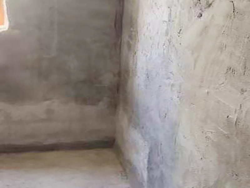 廚房抹灰防水施工：清理基層：將墊層上松散的混凝土、砂漿等清洗干凈，凸出的鼓包剔除。 刷水泥素漿：配合比為水泥∶防水油=1∶0.03(重量比)，加上適量水拌合成粥狀，鋪攤在地面上，用掃帚均勻掃一遍。 抹底層砂漿：底層用1∶3水泥砂漿，摻入水泥重3%～5%的防水粉。拌好的砂漿倒在地上，用杠尺刮平，木抹子順平，鐵抹子壓一遍。 刷水泥素漿：常溫間隔1d后刷水泥素漿一道，配合比為水泥∶防水油=1∶0.03(重量比)加適量水。 抹面層砂漿：刷水泥素漿后，接著抹面層砂漿，配合比及做法用底層。