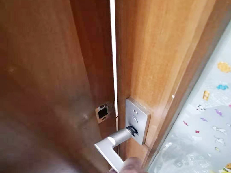 對于輕微的家具劃痕，如何進(jìn)行家具美容補(bǔ)漆簡單易操作