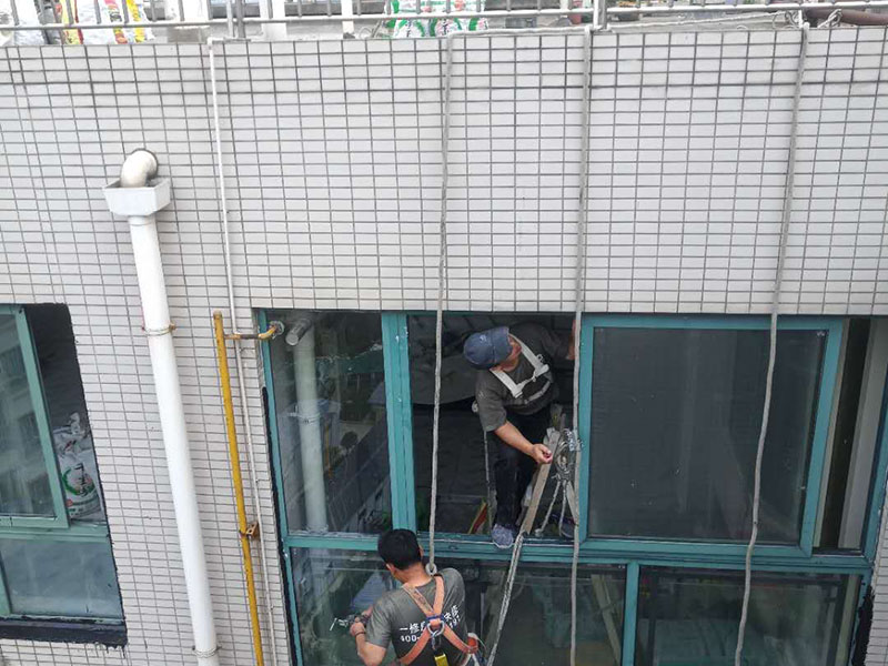 赤峰市燃?xì)庠罹S修公司_赤峰市燃?xì)庠罹S修師傅_赤峰市燃?xì)庠罹S修報價