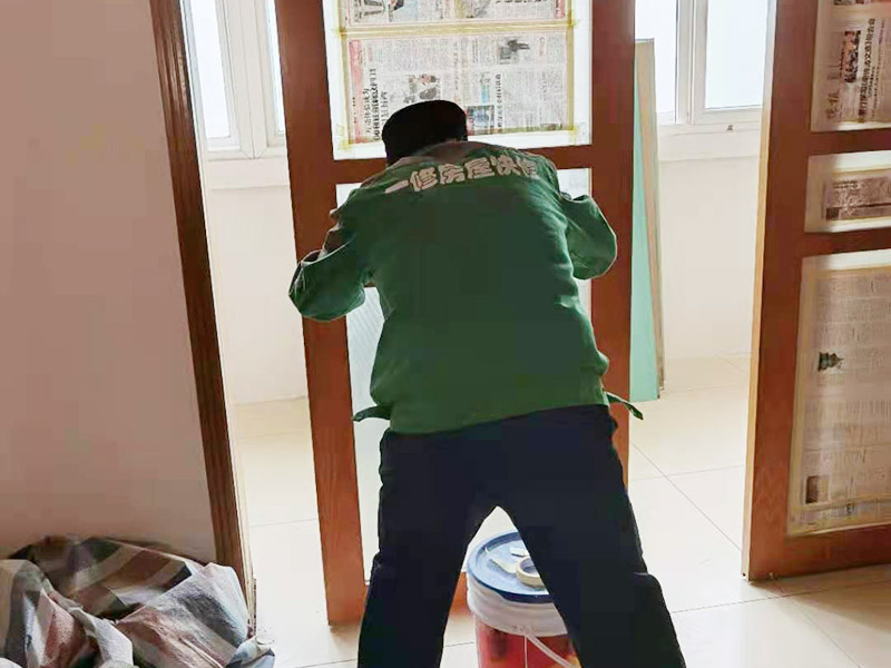 附近玻璃門維修找不到工人怎么辦？自己動(dòng)手維修玻璃門怎么做