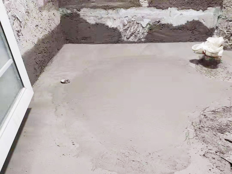 二手房局部改造：主體拆改是最先上的一個項目，主要包括拆墻、砌墻、鏟墻皮、拆暖氣、換塑鋼窗等等。拆改完的垃圾，要及時清理出去，保證室內(nèi)的清潔，也是為了方便施工。二手房裝修流程中此時應(yīng)該把成品門定下來了，這時最好把櫥柜、煙機、灶具、熱水器逛透，并可以確定下來。水電改造前，櫥柜設(shè)計師應(yīng)上門進行第一次測量，幫你確定好電源、水路的改造方案。 一般都是經(jīng)過找平、打磨、滾刷的流程，效果好不好，絕對依靠你家油工的手藝。通過不少的二手房裝修日記提醒大家，如果墻壁要刷顏色，調(diào)色一定要注意，調(diào)出的顏色要比色卡淺，千萬不能同于色卡或比它深，否則你會后悔不已。因為刷墻時至少兩遍面漆，有些還要三遍，上墻的顏色會一層比一層深的。