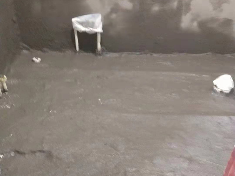 衛(wèi)生間貼磚裝修:衛(wèi)生間貼磚的流程首先先清掃地面，水泥砂漿找平，接著再定標(biāo)高，彈線，地磚進(jìn)水，攤鋪水泥砂漿，鋪貼石磚，最后灌縫，白水泥或者填縫劑都可以，或者做專業(yè)的美縫。