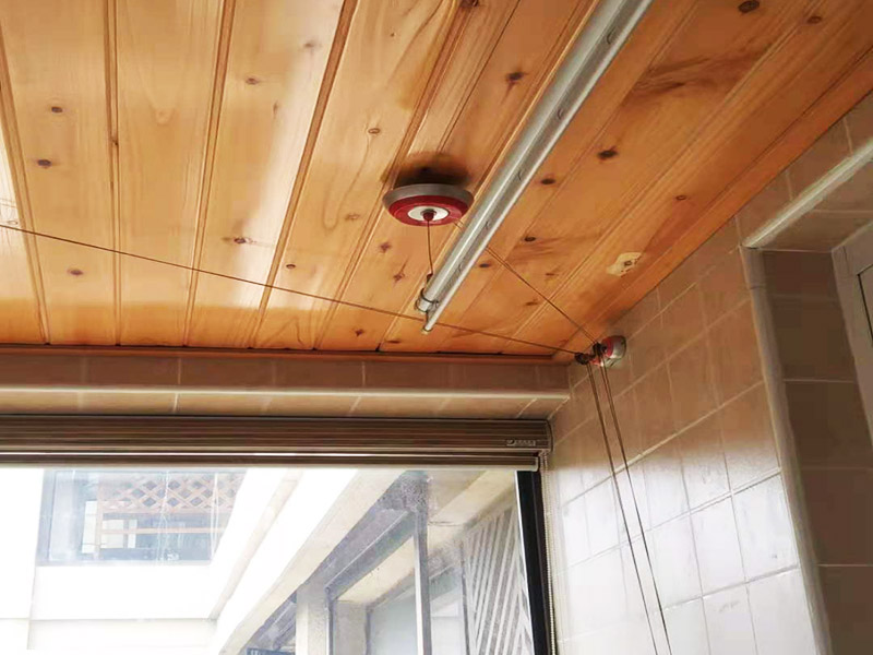 陽臺墻磚脫落修補(bǔ)