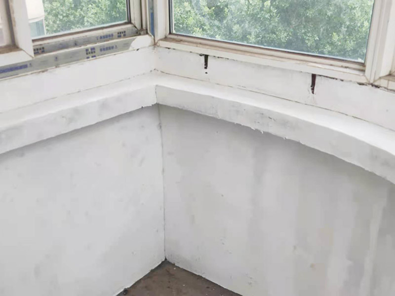 陽(yáng)臺(tái)刷白翻新