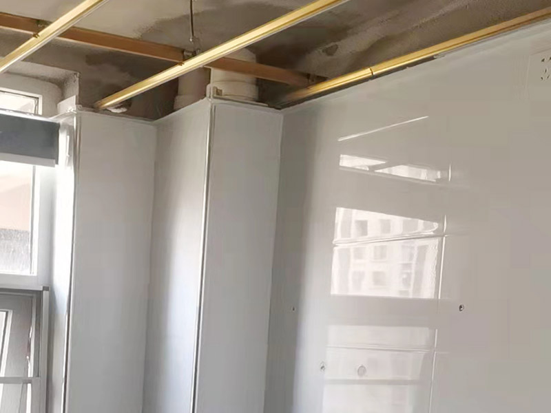 衛(wèi)生間拆除，材料入場(chǎng)