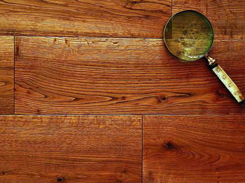 剛裝修好的房子正在往里搬家具，發(fā)現(xiàn)實木地板縫隙越來越大怎么辦