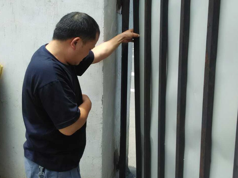 窗戶的維修,換紗窗，換玻璃換窗鎖，修窗戶開不開關(guān)不上