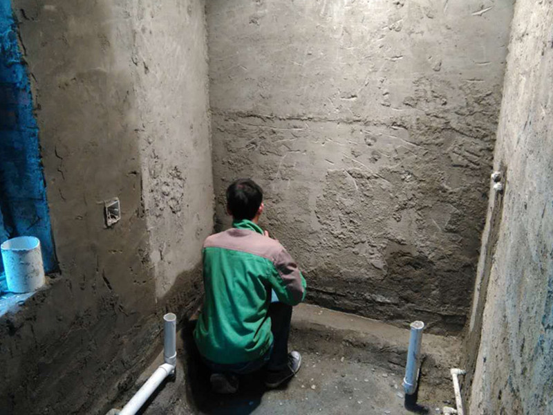 說起怎么裝修清水房，網(wǎng)上關(guān)于怎么裝修清水房的介紹非常多，怎么裝修清水房是很多網(wǎng)民非常關(guān)心和議論的話題；益修快裝公司提供清水房裝修服務(wù)，免費(fèi)量房設(shè)計(jì)，先裝修后付款；提供清水房衛(wèi)生間裝修、清水房廚房修補(bǔ)、清水房廁所翻修、清水房臥室改造、清水房客廳翻新、清水房陽臺(tái)設(shè)計(jì)、清水房榻榻米維修、清水房背景墻粉刷等，以下是小編收集整理的怎么裝修清水房,清水房裝修狀況，清水房帶什么裝修？等信息，請(qǐng)往下看。  清水房裝修狀況，清水房帶什么裝修  清水房是指屋里的裝修程度,一般屋內(nèi)裝修分為清水房,簡裝,精裝和高檔裝修。清水房是屋子剛建好,一點(diǎn)也沒裝修.主要是指墻刮了個(gè)大白,沒有簡單的地板,甚至連廚房和衛(wèi)生間的地板也沒上,。 清水房裝修步驟流程 一、明確裝修面積，了解墻面尺寸。 1、明確裝修面積是極為重要的一方面，尤其對(duì)墻面漆面積、貼磚面積、地板面積、壁紙面積等進(jìn)行詳細(xì)了解。 2、明確主要墻面尺寸有必要估算好家具面積，設(shè)計(jì)擺放尺寸，布局精準(zhǔn)。 二、合理拆改，巧用空間?？臻g的巧妙利用，包括砌墻、拆墻、拆暖氣、鏟墻皮、換塑鋼窗等多項(xiàng)內(nèi)容，將垃圾及時(shí)清除，保障室內(nèi)整潔，方便施工。水電改造前需對(duì)門、墻進(jìn)行細(xì)致的測(cè)量，確定好整改方案，內(nèi)含電線、水路的改造方案。而家用電器，譬如熱水器、空調(diào)、抽油煙機(jī)等，則需要請(qǐng)專人上前測(cè)量，確定好電源位置等。水電改造后，不宜后悔，在各方面打造好后，要確定每個(gè)電器的確切位置，方便安裝。需要確定的位置有&ldquo;熱水器、空調(diào)、抽油煙機(jī)、洗衣機(jī)、電視、燈具、浴缸等。 三、優(yōu)化管道外觀，加強(qiáng)裝飾效果。管道繁復(fù)，將會(huì)影響倒整個(gè)設(shè)計(jì)的外觀，尤其衛(wèi)浴裝修的管道系統(tǒng)更為龐大，那么如何使其即具備干燥防滑的特性，又美觀呢?這有必要對(duì)管道進(jìn)行優(yōu)化，讓其發(fā)揮應(yīng)有的作用。 四、地面實(shí)質(zhì)裝飾(磁磚要點(diǎn))。地面裝飾后，還應(yīng)把一些實(shí)質(zhì)設(shè)施給做好。譬如在貼瓷磚之前，需做好防水工作，注意瓷磚泡水、陰干，并對(duì)破殘的瓷磚留做切割，保持整體性的完整即可。 五、美化毛坯房墻壁，讓墻壁美起來。墻漆的效果有限，為了讓墻壁更大程度的美化，經(jīng)常使用的是壁紙。在墻漆干透后隔天變可以粘貼壁紙了。需注意待壁紙粘貼完畢后，在2天內(nèi)不宜開窗通風(fēng)，否則會(huì)影響它的質(zhì)量。讓其慢慢陰干，變可以保存很久的時(shí)間。 六、插座安裝巧安排。插座面板安裝較為容易，但需注意下面幾個(gè)方面。 1、具備開關(guān)功能的插座好，這樣可以靈活控制開關(guān)，而避免頻繁插拔電源。 2、要注意插座的實(shí)用功能，因此帶開關(guān)的五孔插座，一定要注意其三項(xiàng)插座是否方便使用