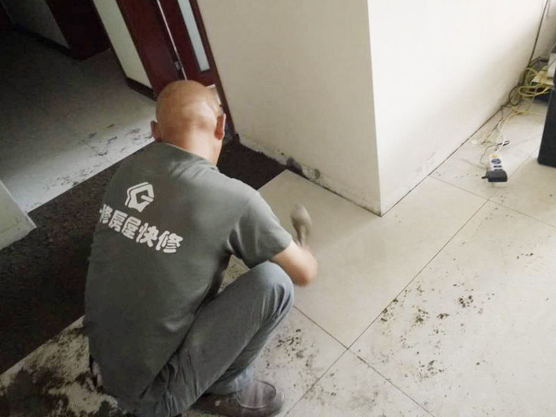 清水房玄關(guān)裝修,房子沒(méi)有玄關(guān)，進(jìn)門(mén)見(jiàn)客廳，怎么裝修