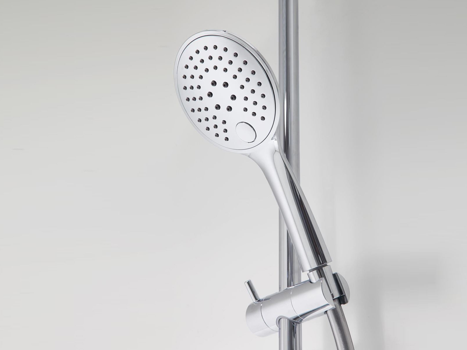 不同的花灑漏水原因都有對應(yīng)的花灑維修方法，無法維修時(shí)建議更換