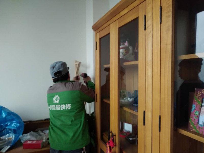 成都房屋漏水墻面發(fā)霉怎么辦，成都房屋漏水哪家好