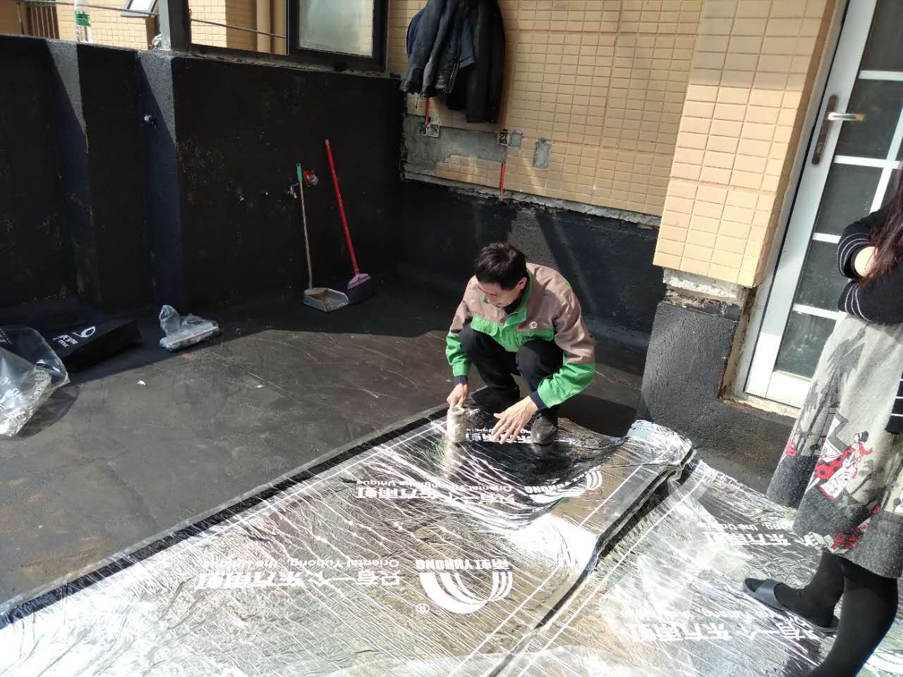 唐山樓頂防水補(bǔ)漏，樓頂專業(yè)防水補(bǔ)漏應(yīng)該如何實(shí)施