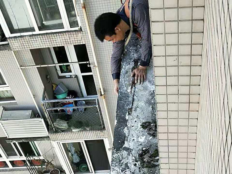 廣州房頂漏水可以自己修補嗎，廣州房頂漏水維修價格