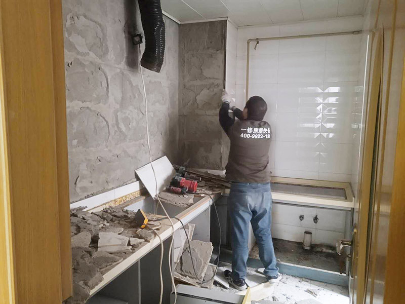 成都廚房翻新瓷磚不想敲怎么辦，廚房老瓷磚不拆怎么翻新