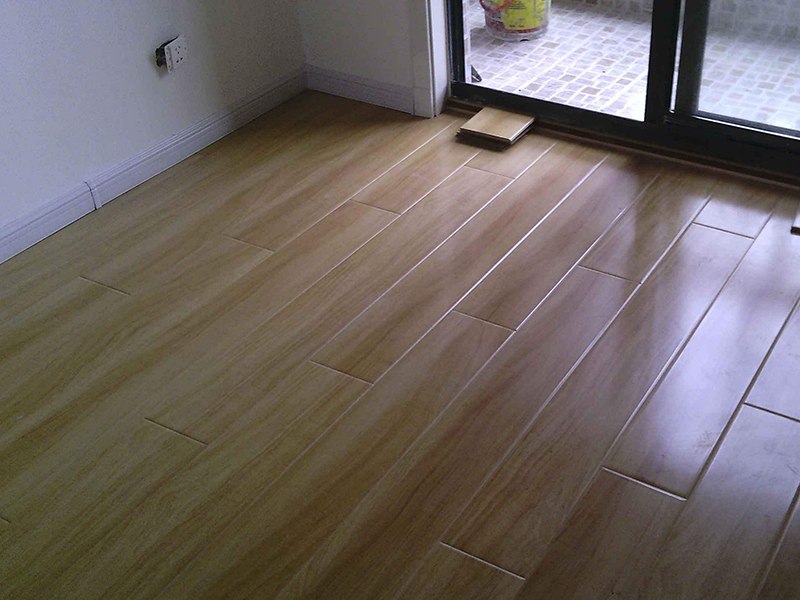 生活中，你應(yīng)該知道的關(guān)于地板鼓起來(lái)修復(fù)小竅門(mén)