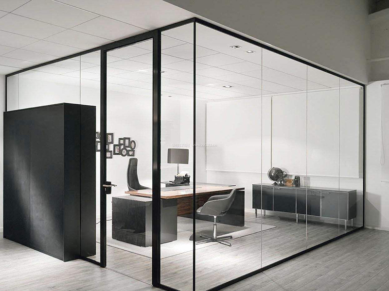 維修玻璃門(mén)地彈簧，不必東奔西走，一個(gè)電話(huà)預(yù)約上門(mén)維修玻璃門(mén)