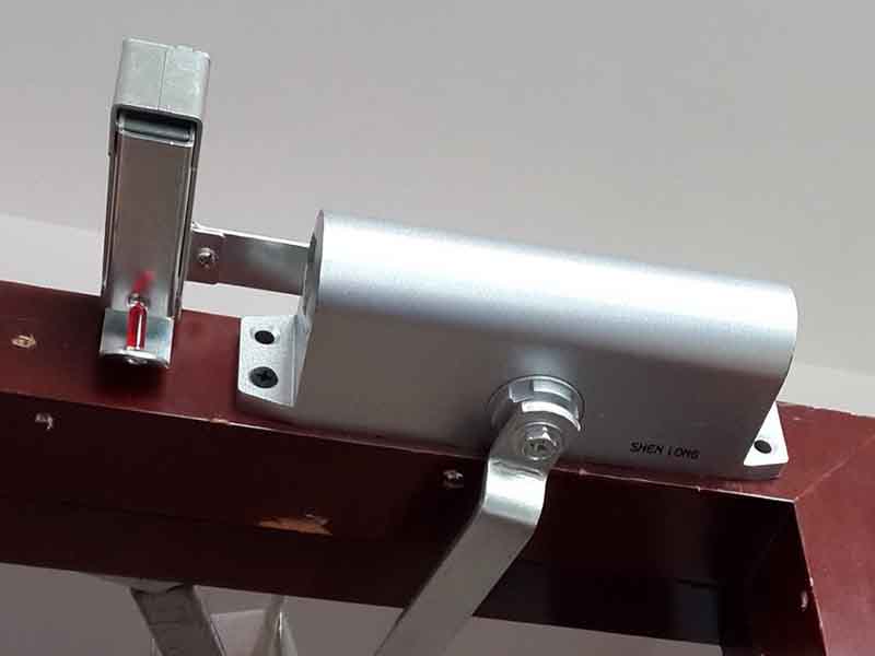 德陽閉門器安裝的兩個簡單方式，平行安裝和上門框安裝