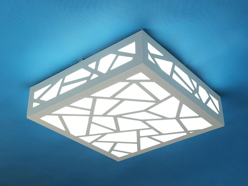 老師傅說：吸頂燈安裝打眼有技巧，鋁扣板吸頂燈好看不好修