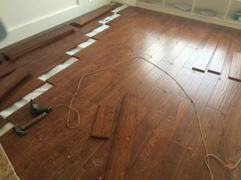 木地板翹起來(lái)了怎么修復(fù)，怎么做才能防止木地板翹起來(lái)呢