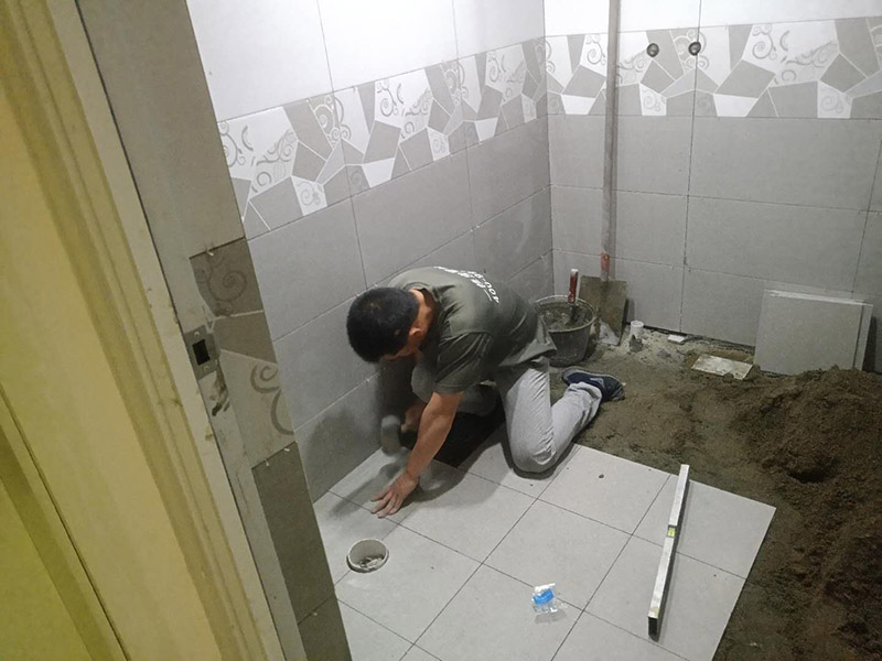 武漢衛(wèi)生間翻新貼磚可以直接鋪地磚嗎，看看專業(yè)師傅怎么說