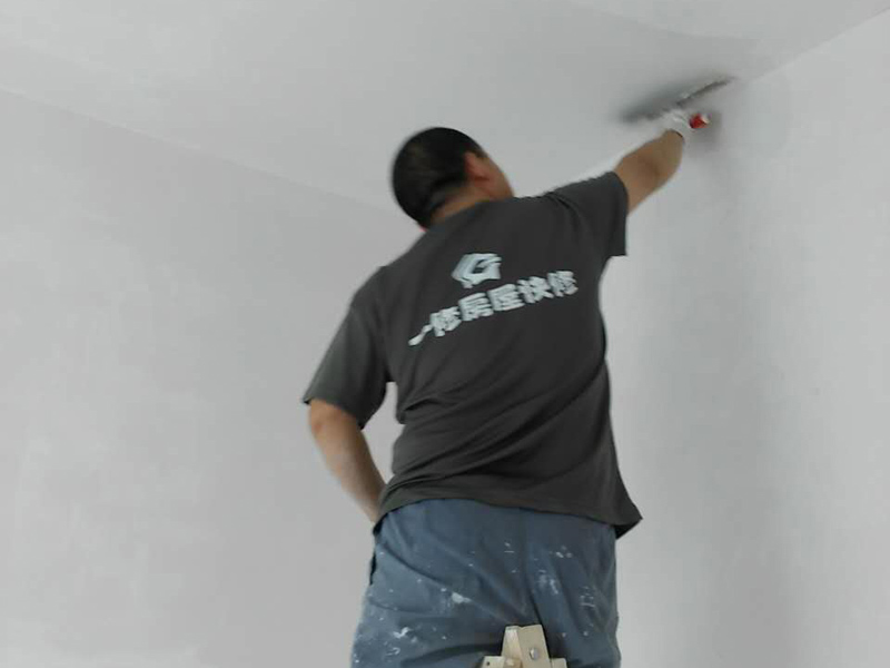 墻面開裂發(fā)霉一定要整體翻新？局部墻面