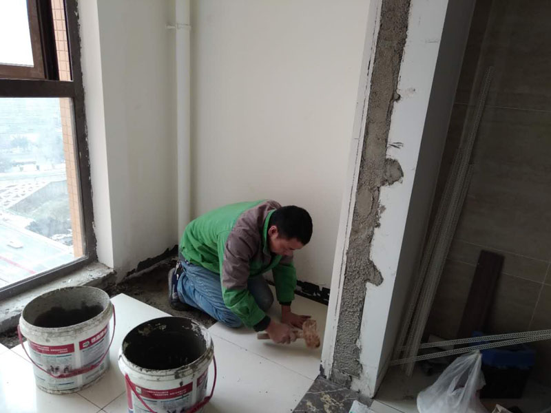 陽(yáng)臺(tái)貼瓷磚方法，陽(yáng)臺(tái)瓷磚施工注意事項(xiàng)