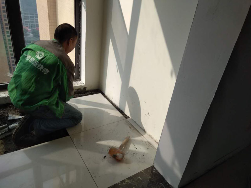 陽臺內(nèi)墻要不要貼瓷磚？適合選擇哪種顏