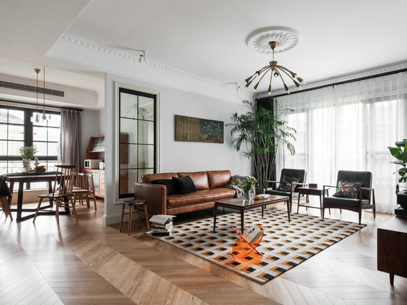 成都欄桿刷漆應(yīng)該如何刷油漆，成都欄桿