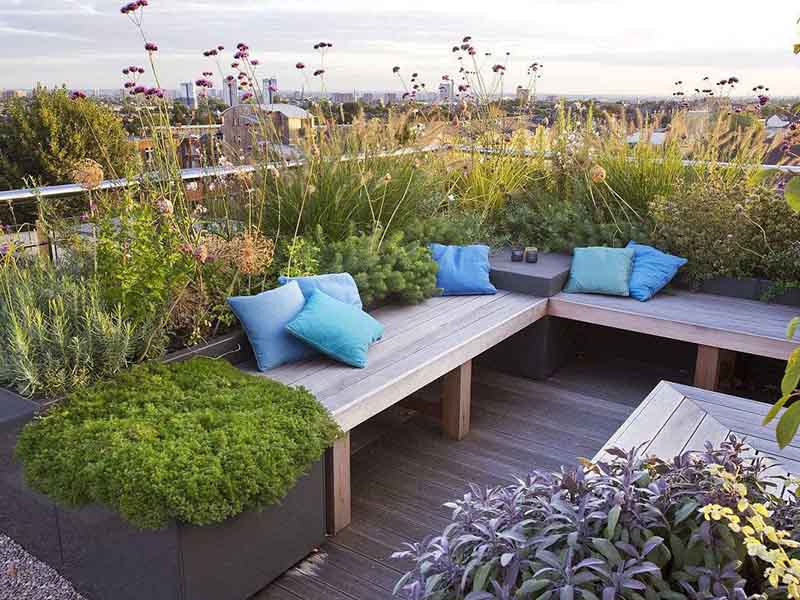 小區(qū)房頂漏水哪里找人維修？小區(qū)房頂漏