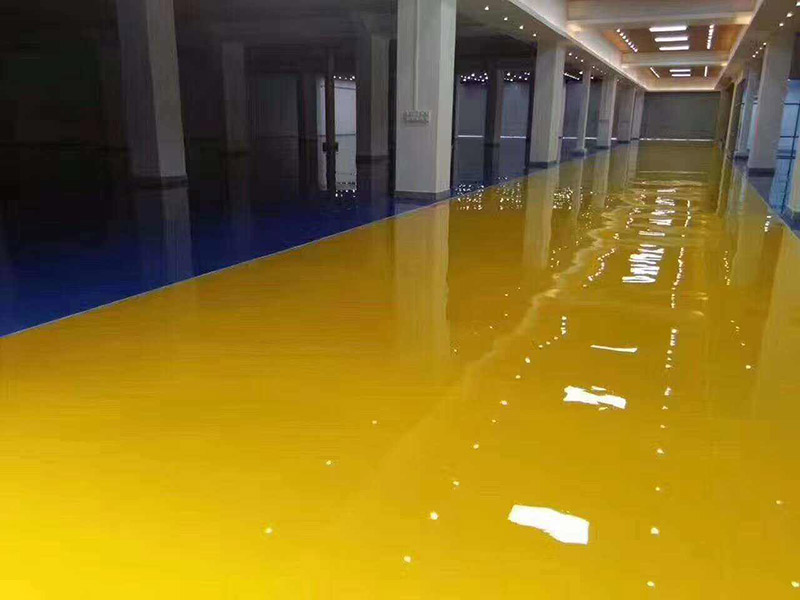 自流平地坪翻新怎么做，找準(zhǔn)開(kāi)裂位置兩