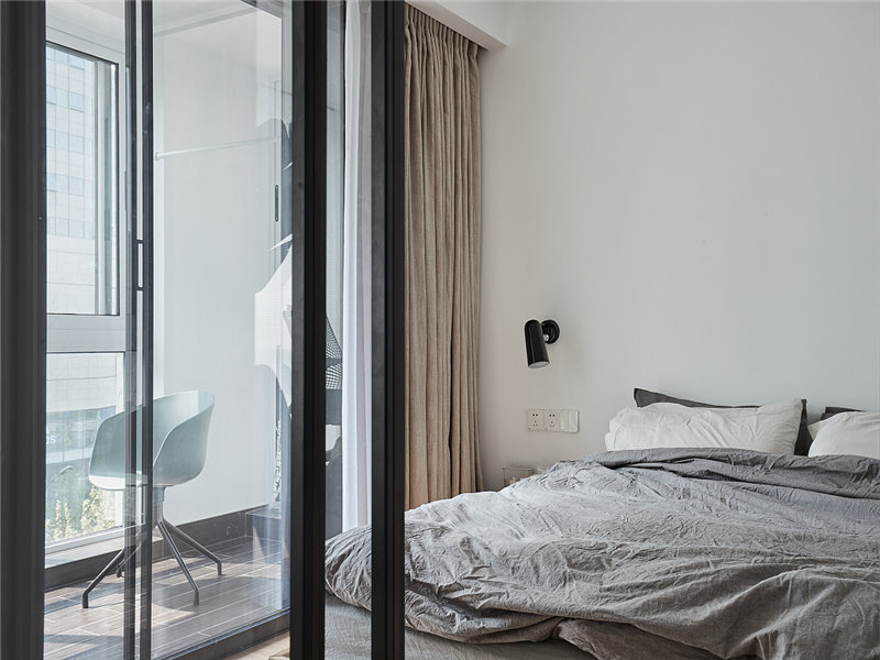 天津家里窗戶玻璃裂了找誰，天津塑鋼窗