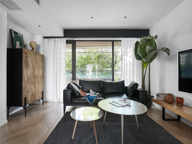 天津陽臺(tái)窗戶維修找誰，天津塑鋼窗戶沒