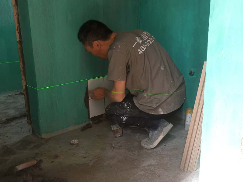 裝修鋪地磚多少錢一平方，貼瓷磚多少錢