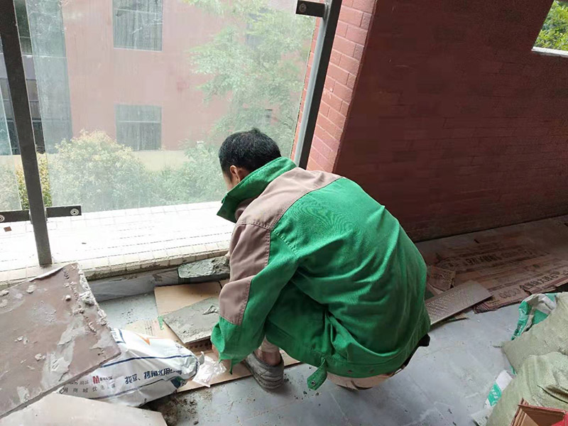 鋪地磚包工包料多少錢，貼地磚包工包料