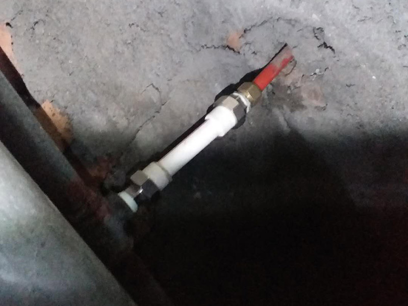 深圳衛(wèi)生間防水步驟，橫豎刷兩遍防水涂