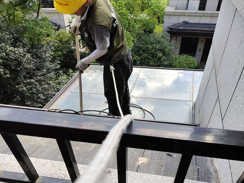 裝修工人招聘信息發(fā)布，本公司正在招聘