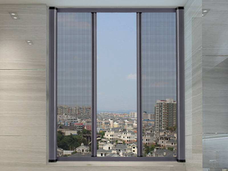 隱形紗窗憑借自身優(yōu)勢(shì)強(qiáng)壓傳統(tǒng)紗窗，卻
