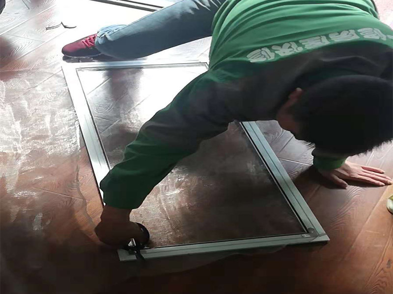 南京地板修復(fù)的方法,通過打磨上漆來(lái)解