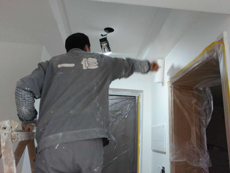 老房子直接刷乳膠漆怎么刷，老房子直接