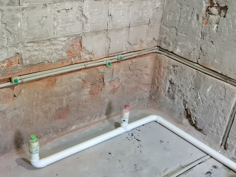 衛(wèi)生間滲水免砸磚防水可行嗎，衛(wèi)生間漏