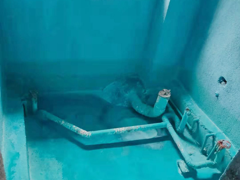 衛(wèi)生間粗下水管漏水了，衛(wèi)生間粗下水管