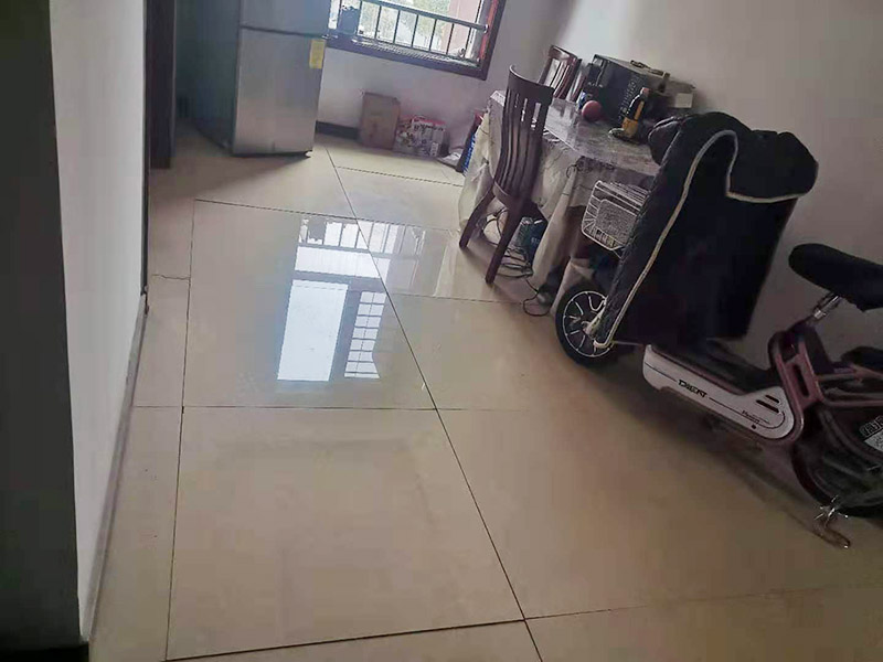 衛(wèi)生間地板瓷磚漏水，衛(wèi)生間漏水如何處