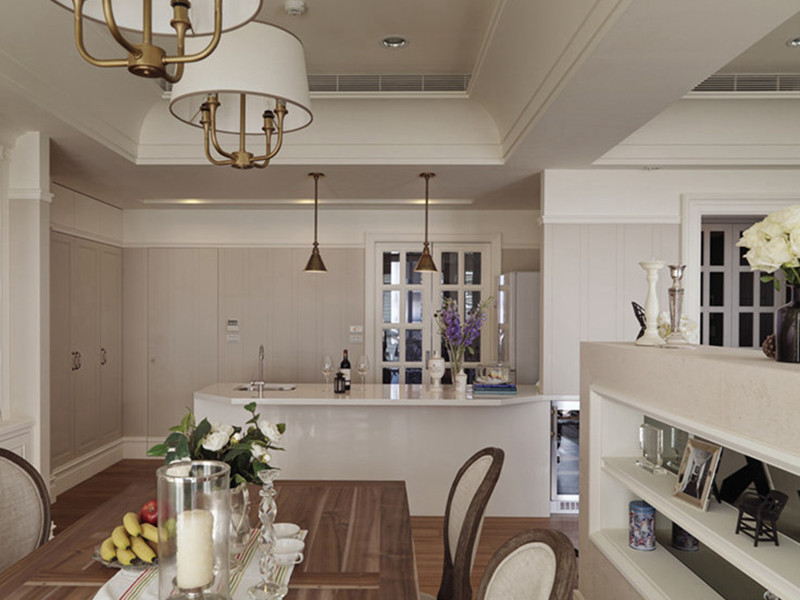 老房子廚房時不時滴水到樓下吊頂上，廚