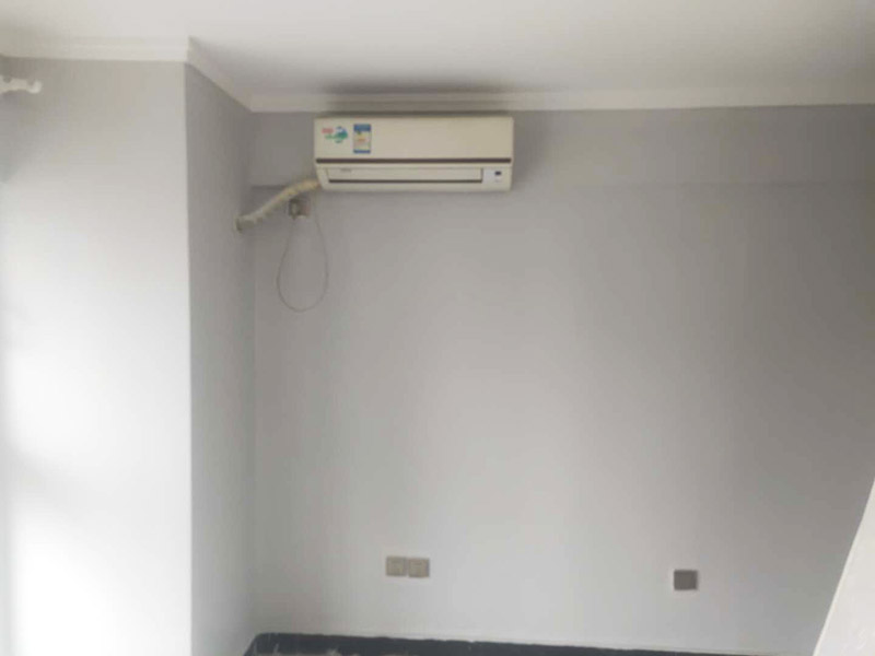 【成都房子墻面翻新】8年的房子，墻面