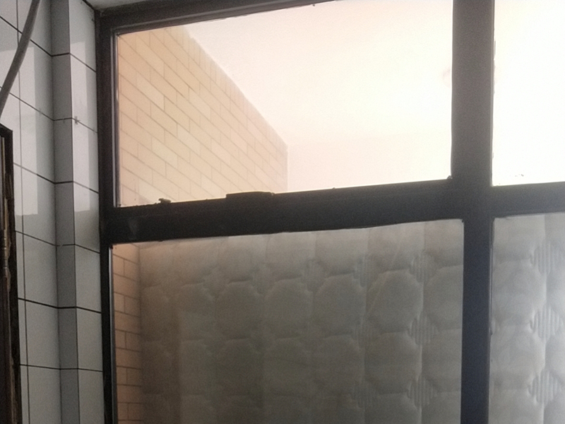 青島陽臺安裝玻璃窗多少錢一平方？